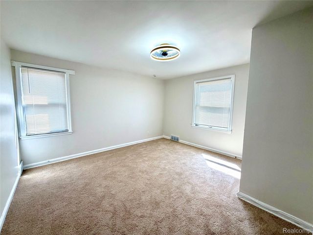 7200 W Outer Drive, Detroit, MI 48235