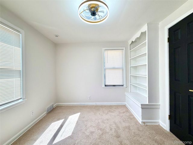 7200 W Outer Drive, Detroit, MI 48235
