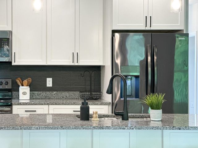 55 MCILWEE LN, Staunton, VA 24401