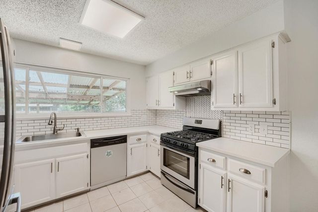 3600 Cornerstone ST, Round Rock, TX 78681