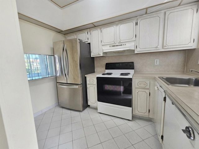 3051 Sunrise Lakes Drive 203, Fort Lauderdale, FL 33322