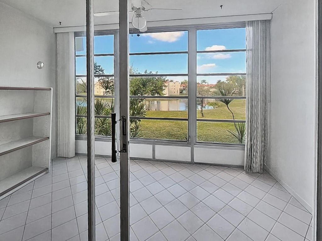 3051 Sunrise Lakes Drive 203, Fort Lauderdale, FL 33322