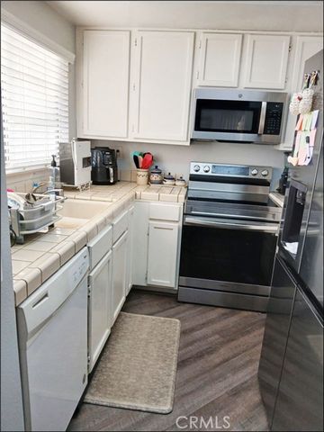 19149 Palo Verde, Apple Valley, CA 92308