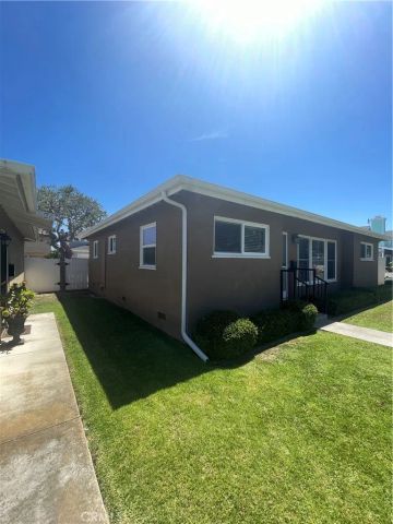 622 Indianapolis Avenue, Huntington Beach, CA 92648