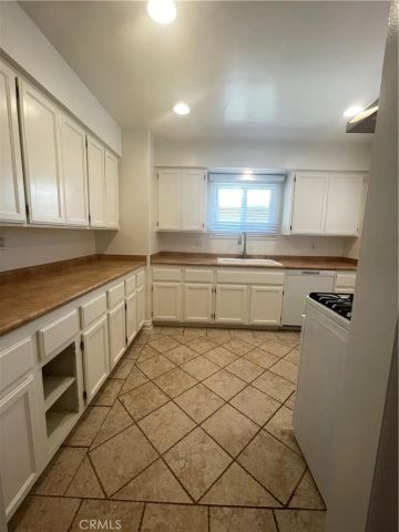 622 Indianapolis Avenue, Huntington Beach, CA 92648
