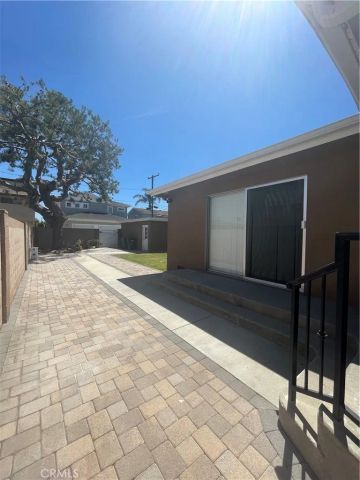 622 Indianapolis Avenue, Huntington Beach, CA 92648