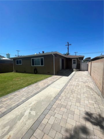 622 Indianapolis Avenue, Huntington Beach, CA 92648