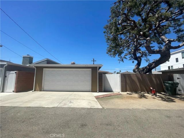 622 Indianapolis Avenue, Huntington Beach, CA 92648