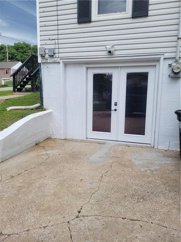 7711 Longwood Avenue, Kansas City, KS 66109