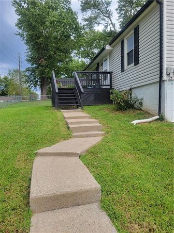 7711 Longwood Avenue, Kansas City, KS 66109