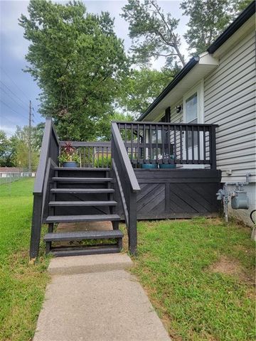 7711 Longwood Avenue, Kansas City, KS 66109