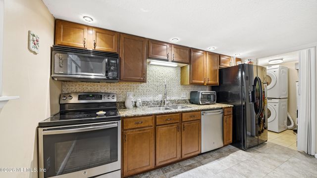 6628 PERIWINKLE Drive, Jacksonville, FL 32244