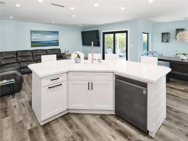 1005 E Walnut, El Segundo, CA 90245