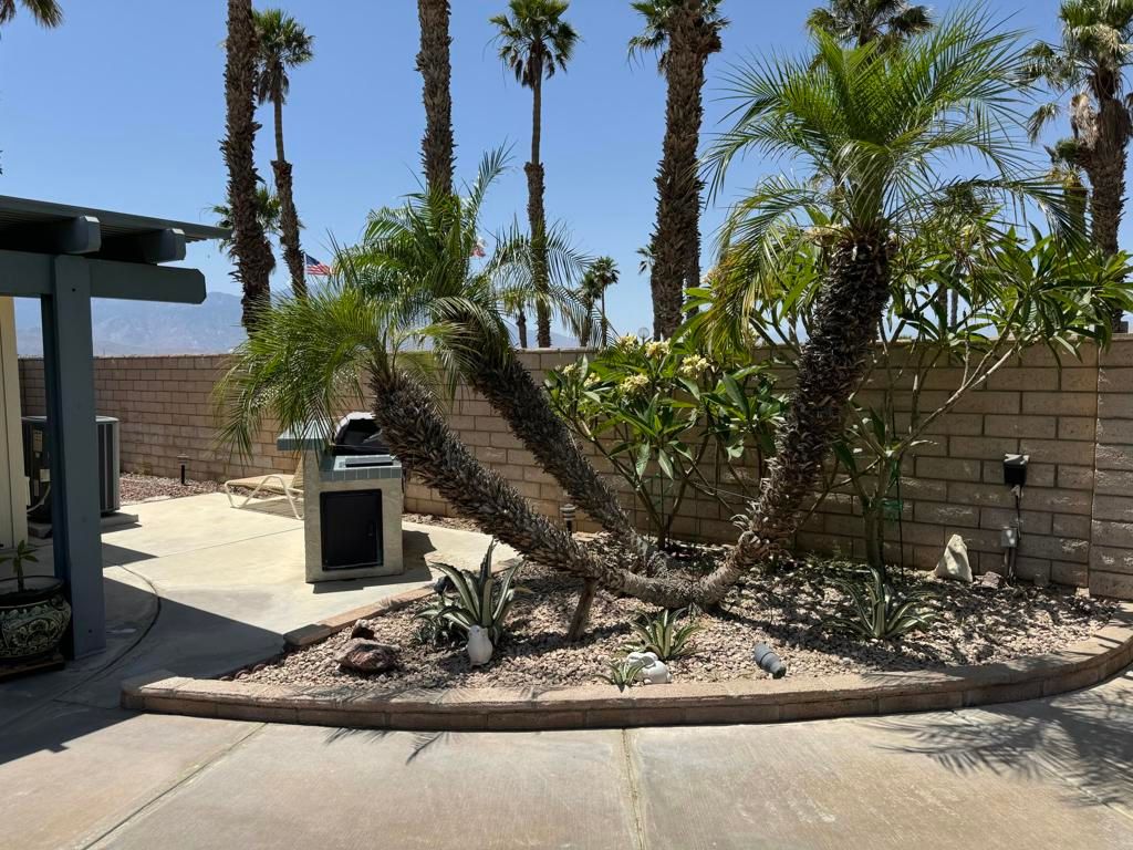 Image 10 of property listing at 74658 Bellows Road, Thousand Palms, CA 92276