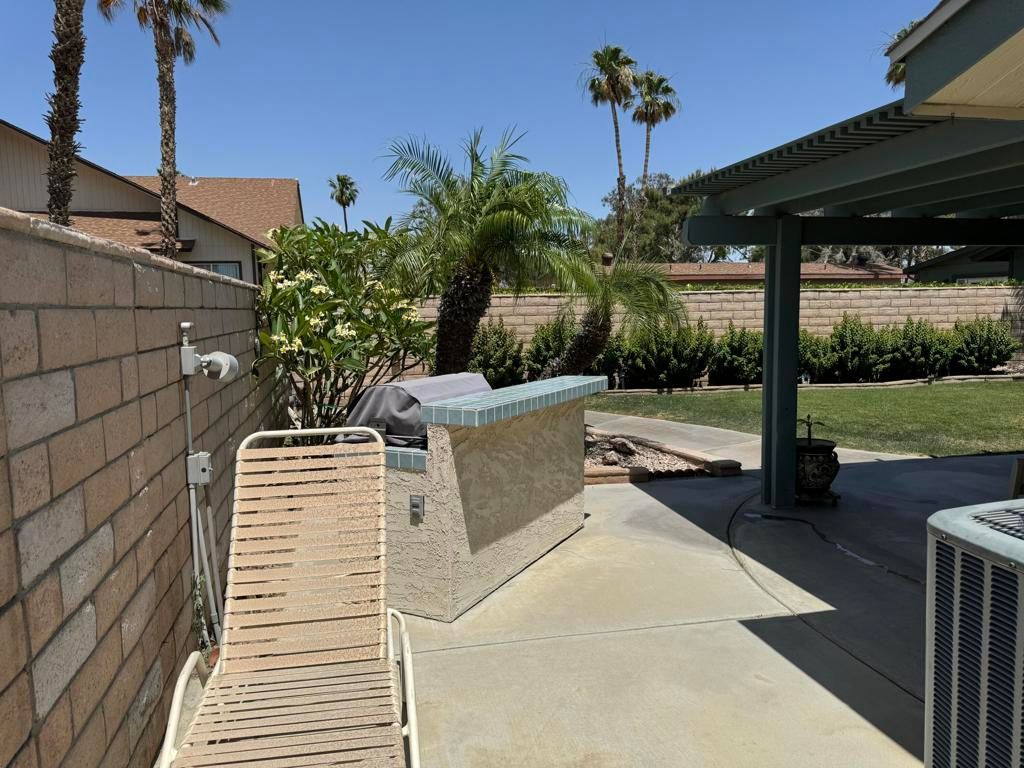 Image 11 of property listing at 74658 Bellows Road, Thousand Palms, CA 92276