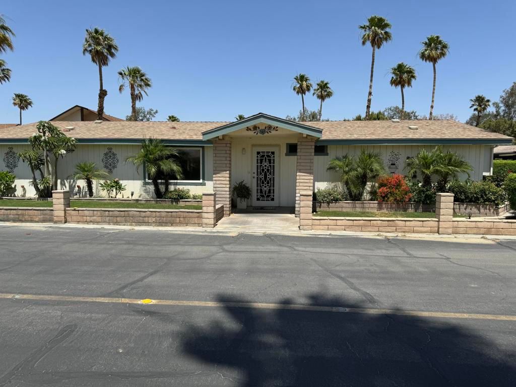 Image 3 of property listing at 74658 Bellows Road, Thousand Palms, CA 92276