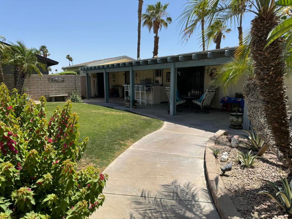 Image 4 of property listing at 74658 Bellows Road, Thousand Palms, CA 92276