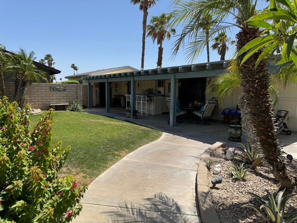 Image 5 of property listing at 74658 Bellows Road, Thousand Palms, CA 92276