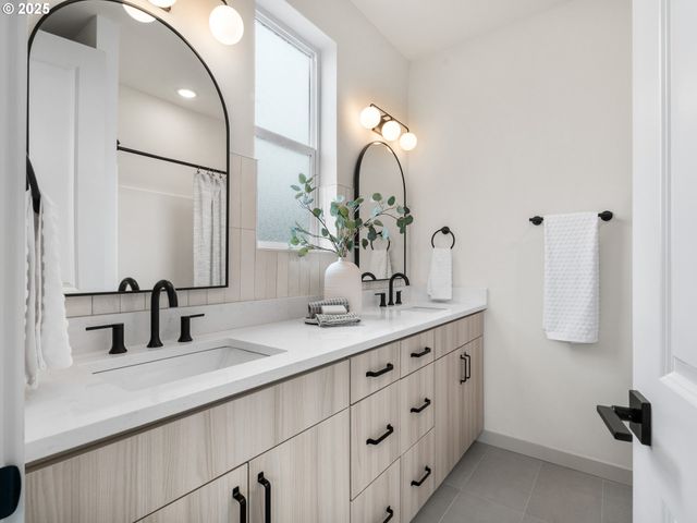 305 Se Jetty Ave, Lincoln City, OR 97367
