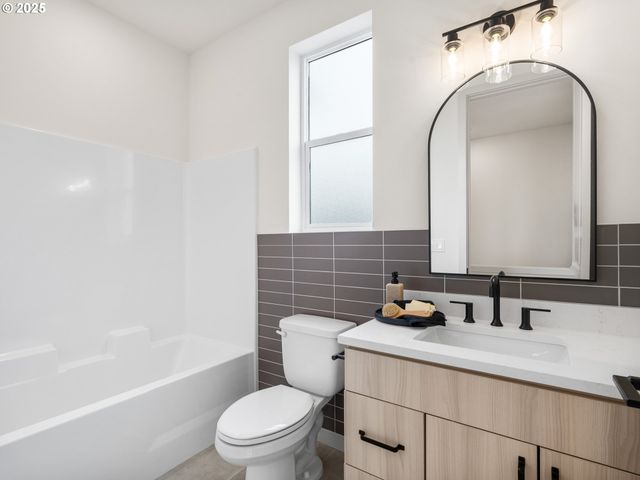 305 Se Jetty Ave, Lincoln City, OR 97367