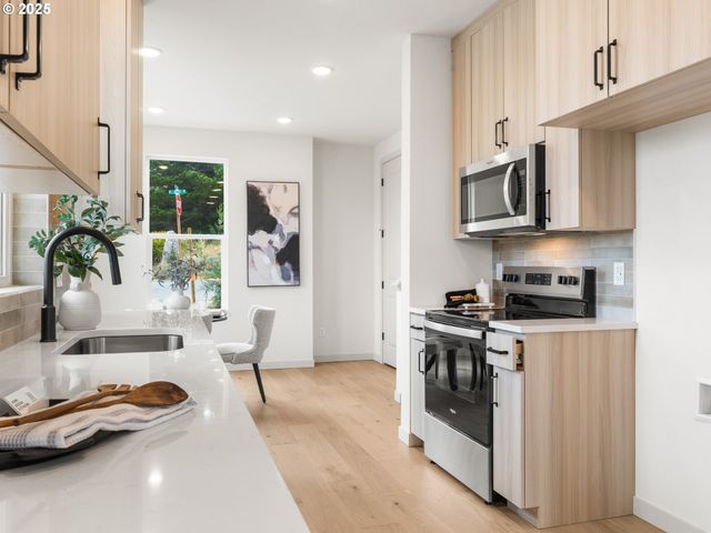 305 Se Jetty Ave, Lincoln City, OR 97367