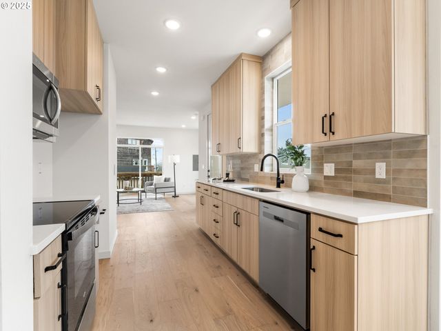305 Se Jetty Ave, Lincoln City, OR 97367