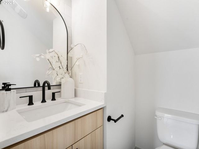 305 Se Jetty Ave, Lincoln City, OR 97367