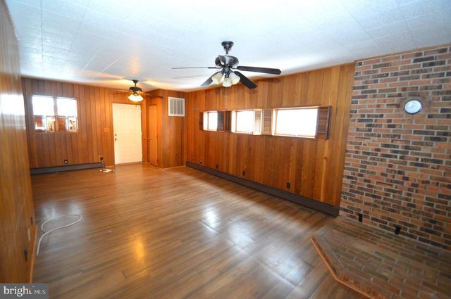 105 THOMPSON ST, Burlington, NJ 08016