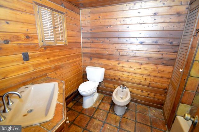 105 THOMPSON ST, Burlington, NJ 08016