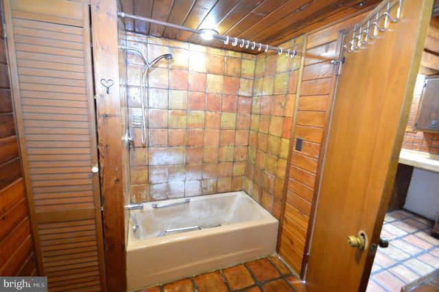 105 THOMPSON ST, Burlington, NJ 08016