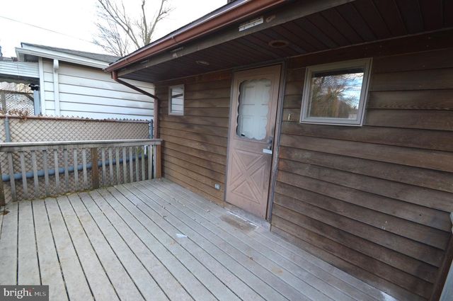 105 THOMPSON ST, Burlington, NJ 08016