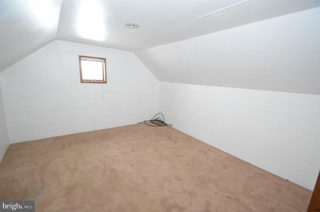 105 THOMPSON ST, Burlington, NJ 08016