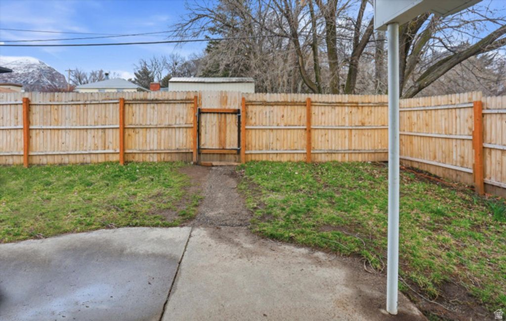 Image 37 of property listing at 2102 S HARRISON BLVD, Ogden, UT 84401
