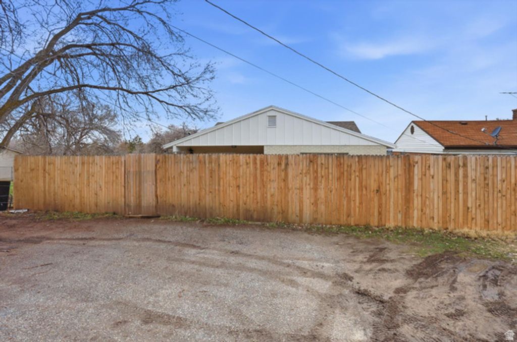 Image 40 of property listing at 2102 S HARRISON BLVD, Ogden, UT 84401