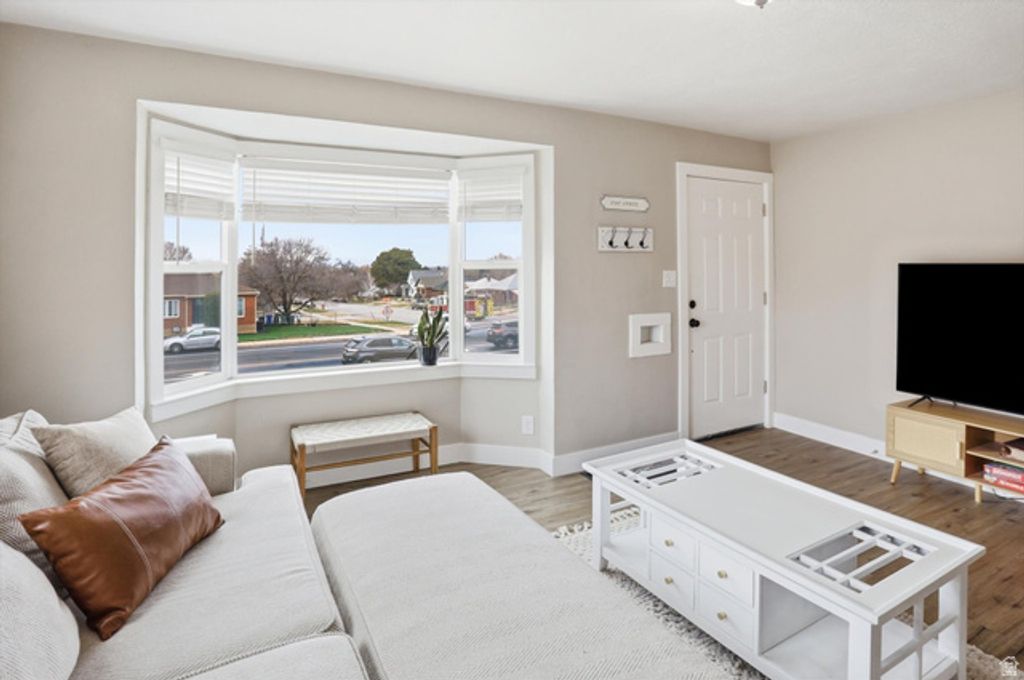 Image 6 of property listing at 2102 S HARRISON BLVD, Ogden, UT 84401