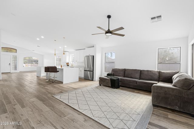 4 N 163RD Lane, Goodyear, AZ 85338