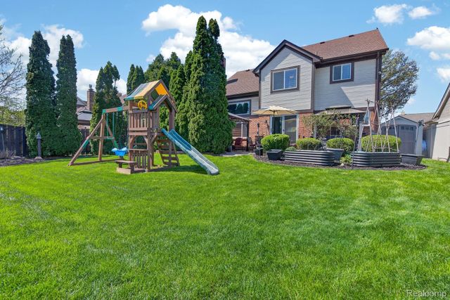 16853 Aspen Way, Southgate, MI 48195