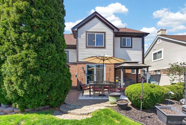 16853 Aspen Way, Southgate, MI 48195