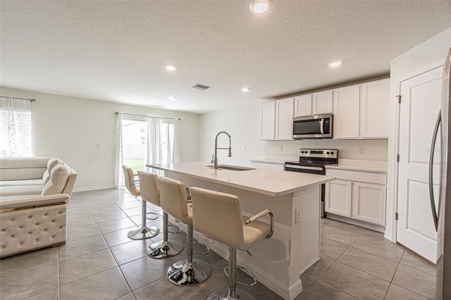 9213 MISSION BAY PL, Temple Terrace, FL 33637
