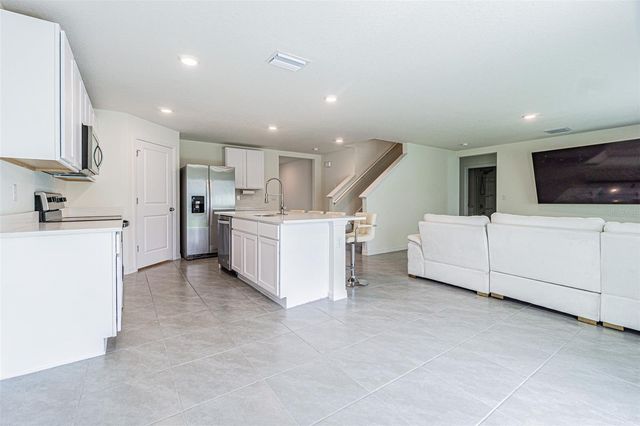 9213 MISSION BAY PL, Temple Terrace, FL 33637