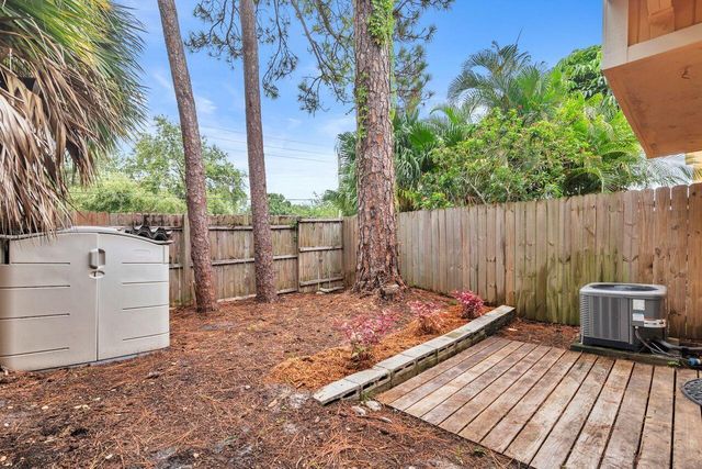 4330 Lilac Street F, Palm Beach Gardens, FL 33410
