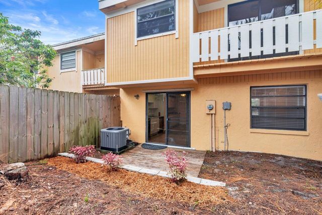 4330 Lilac Street F, Palm Beach Gardens, FL 33410