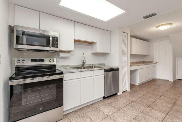 4330 Lilac Street F, Palm Beach Gardens, FL 33410