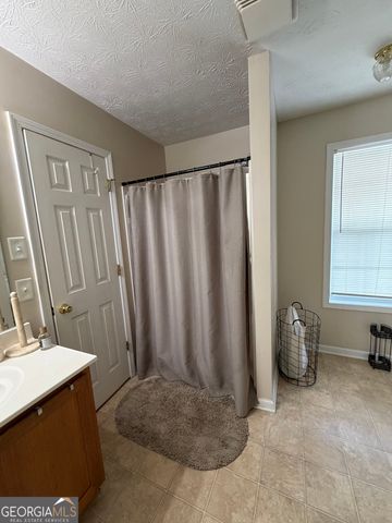 667 Lakes Circle, Lithonia, GA 30058