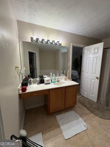 667 Lakes Circle, Lithonia, GA 30058