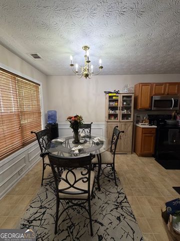667 Lakes Circle, Lithonia, GA 30058