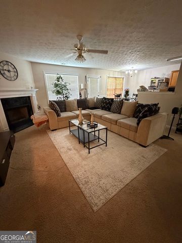 667 Lakes Circle, Lithonia, GA 30058