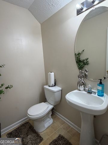667 Lakes Circle, Lithonia, GA 30058