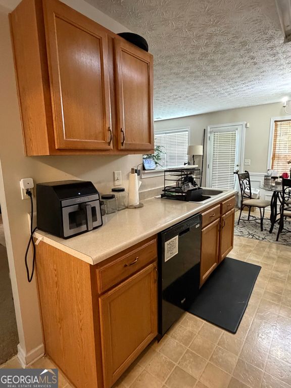 667 Lakes Circle, Lithonia, GA 30058 — photo 3