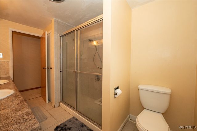 75 Fairoaks Lane, Cheektowaga, NY 14227